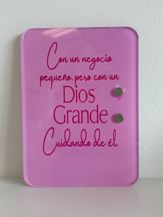 Con un Negocio pequeño pero con un Dios Grande Cuidando de el